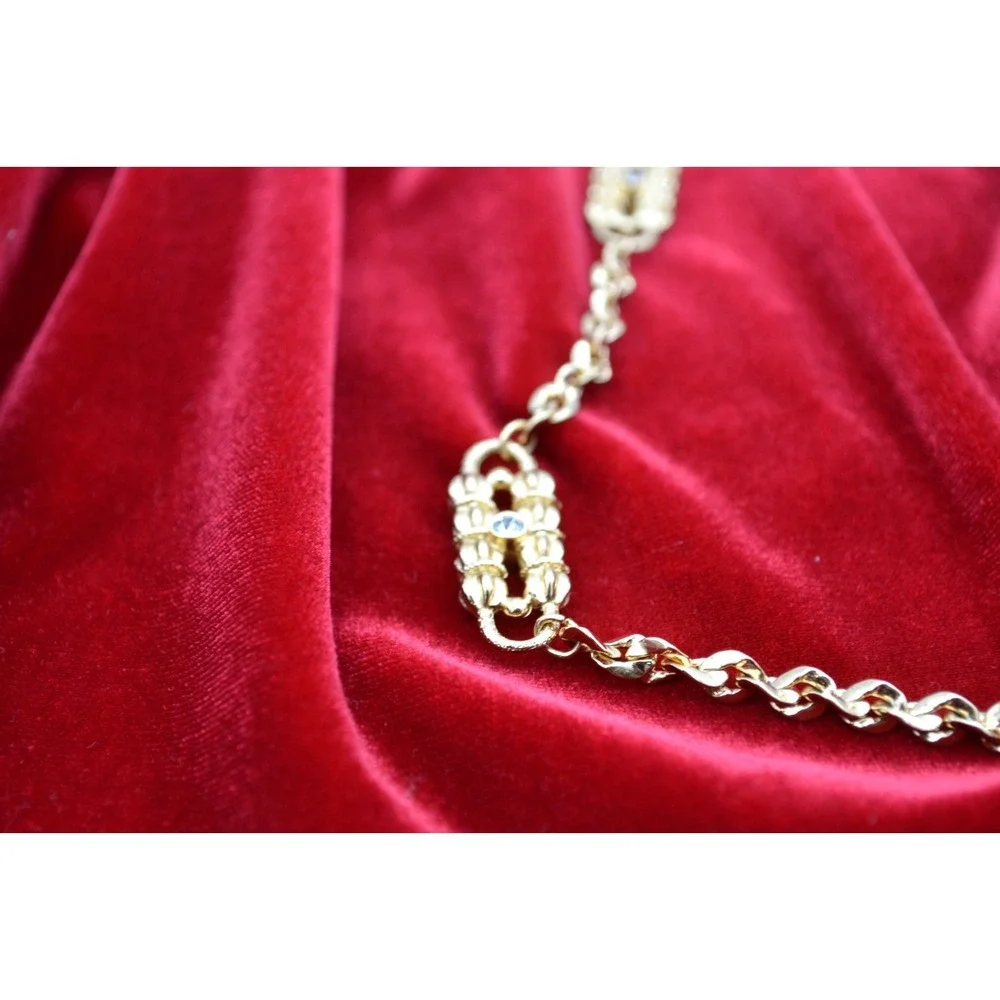 Vintage CAMROSE & KROSS Gold Tone Paper Clip Rhinestone Necklace‎ - Picture 2 of 5